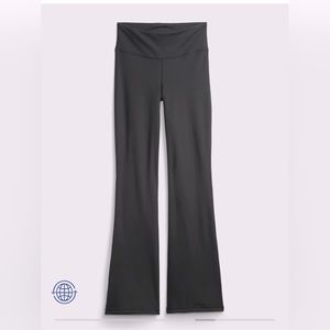 GAP Women’s Bootcut Sky High Workout Leggings